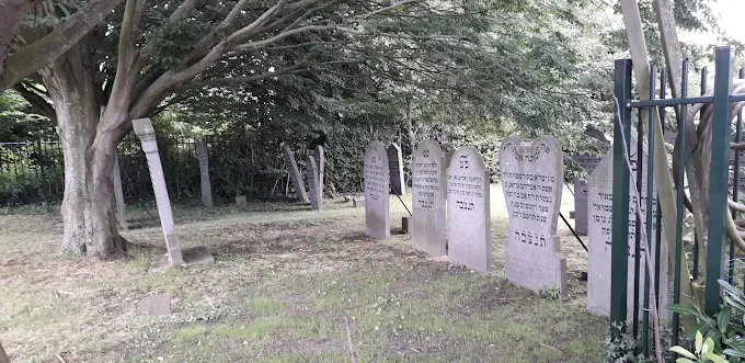 Bezoek Joodse begraafplaats Zierikzee